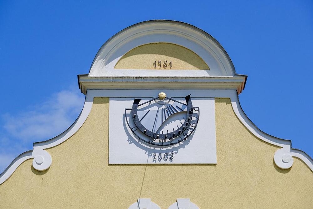 Penzion Elux Břeclav Exterior foto