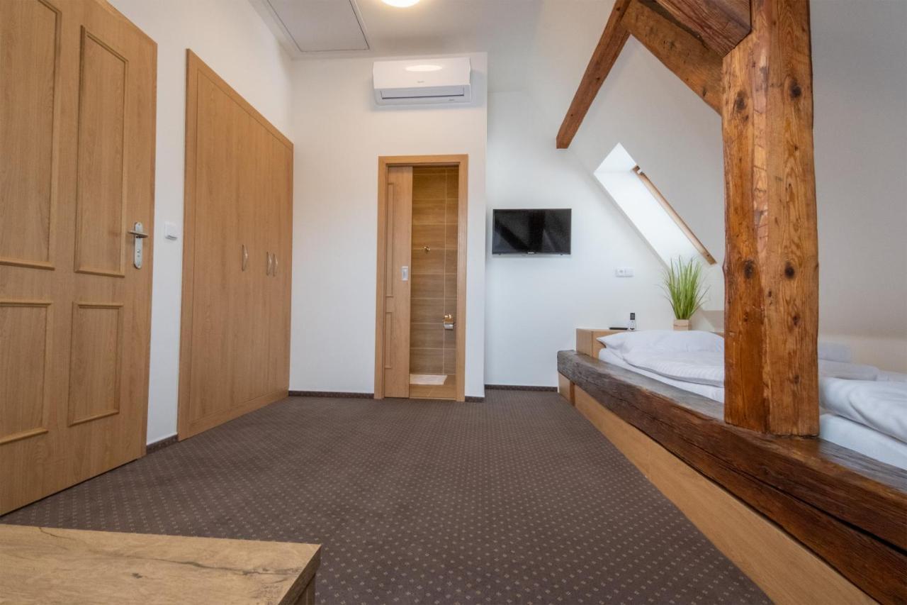 Penzion Elux Břeclav Exterior foto