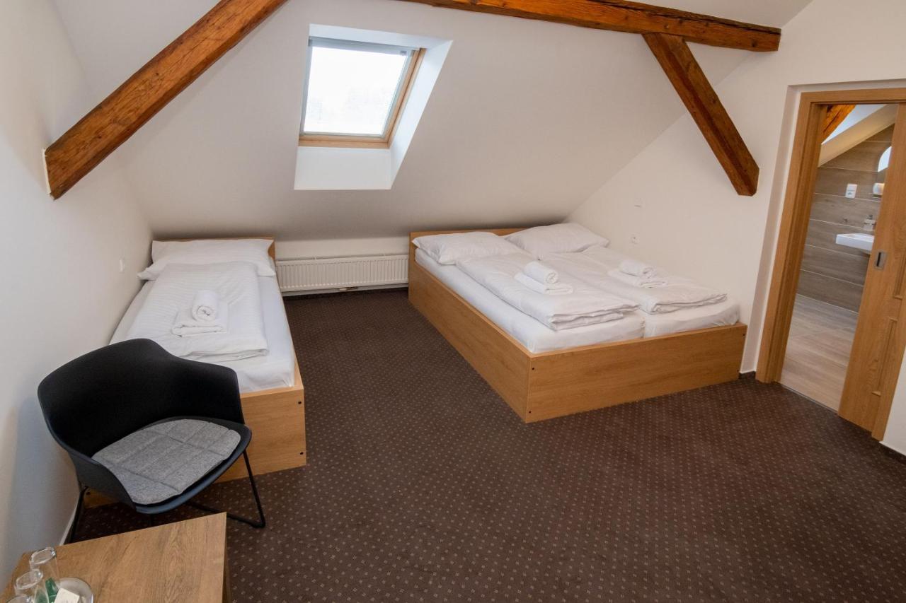 Penzion Elux Břeclav Exterior foto